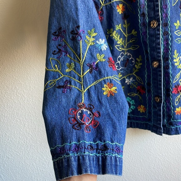 Gunit Fashions Vintage Y2K Embroidered Button Down Denim Top M - Picture 2 of 6